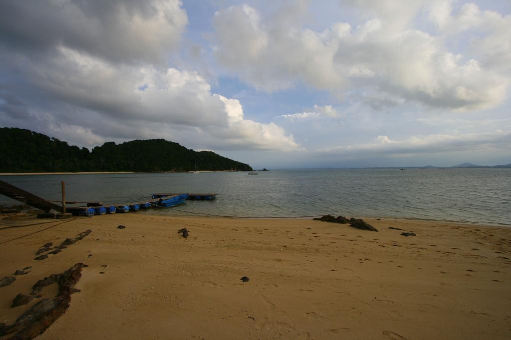 Gem Island Resort & Spa Pulau Gemia Exterior photo